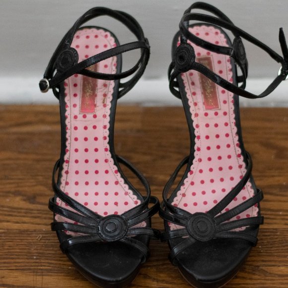 Betsey Johnson Black Strappy 90s Heal - Picture 1 of 5
